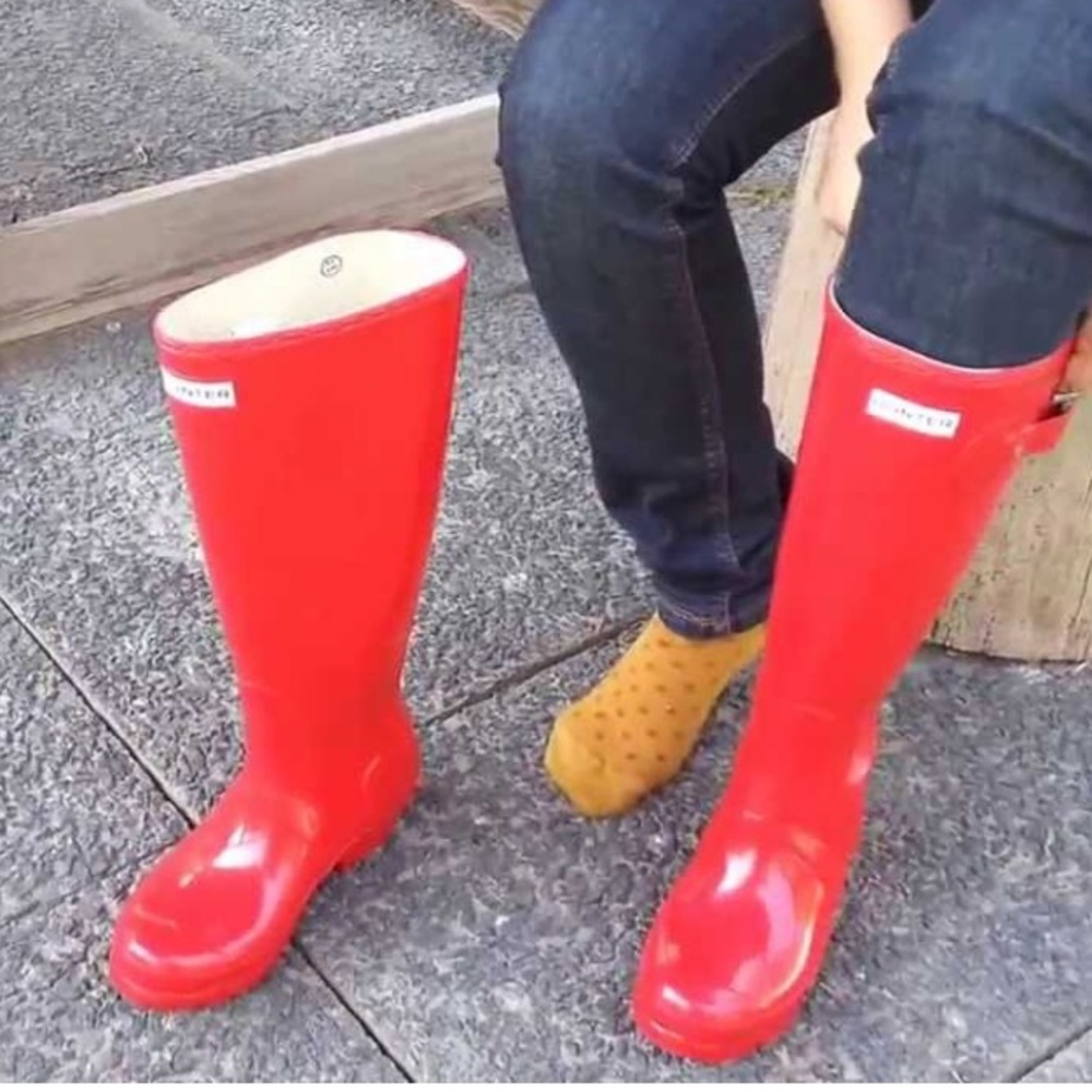 Red hunter wellingtons